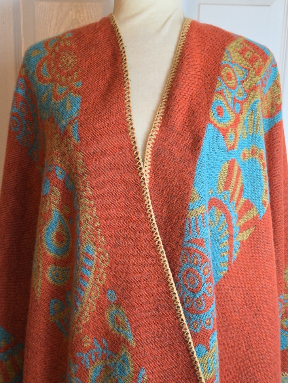 Breezy Lane Ruana Poncho Shawl - Picture 2 of 6